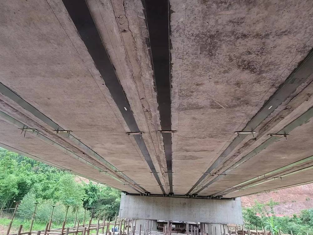 贺州桥梁加固碳纤维板加固的应用